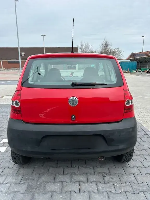 Usata VW Fox 75 CV (55 kW) 2007 Rosso Utilitaria