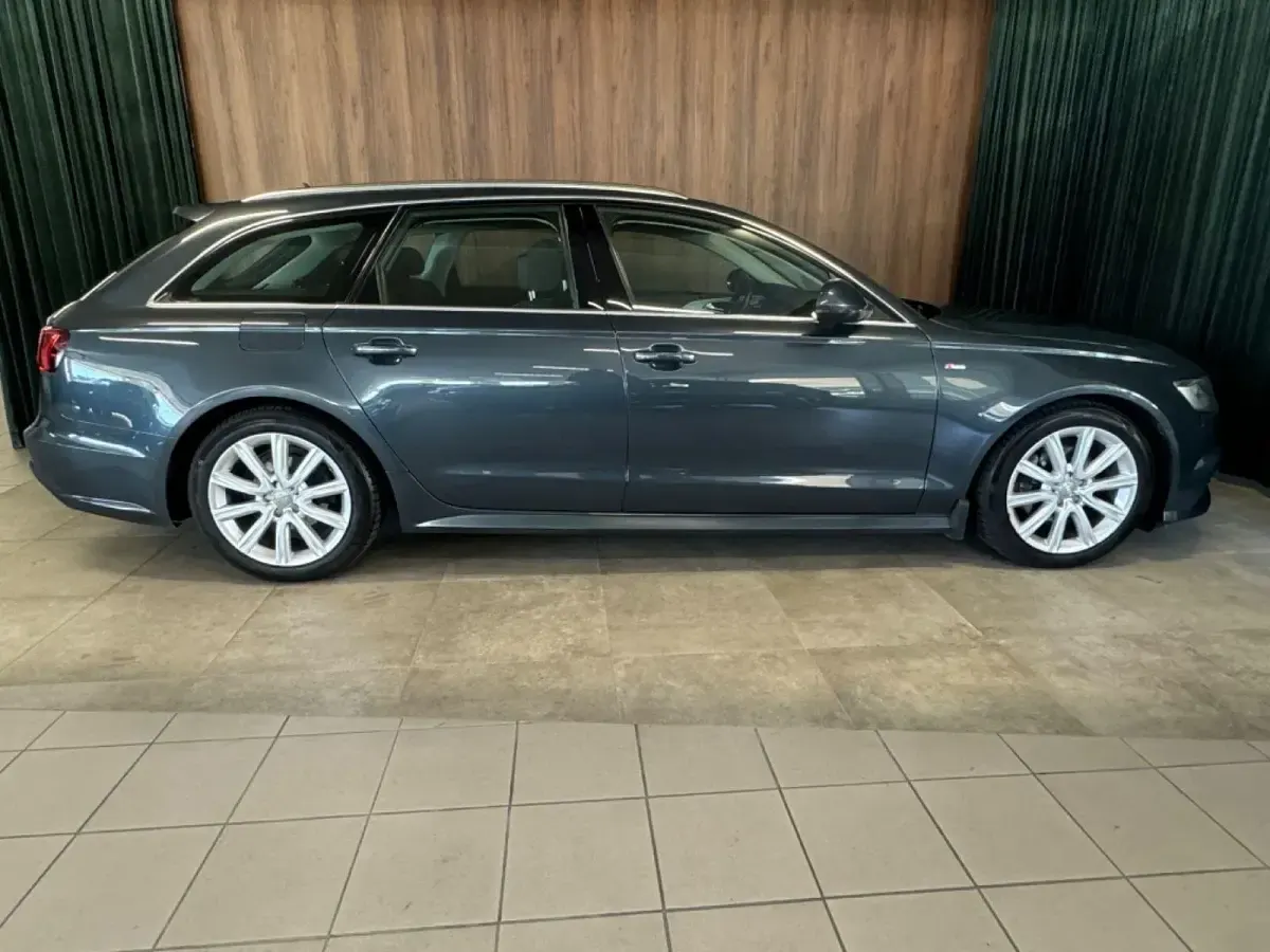 Gebraucht Audi A6 Comfort 190 PS (139 kW) 2016 Blau Kombi