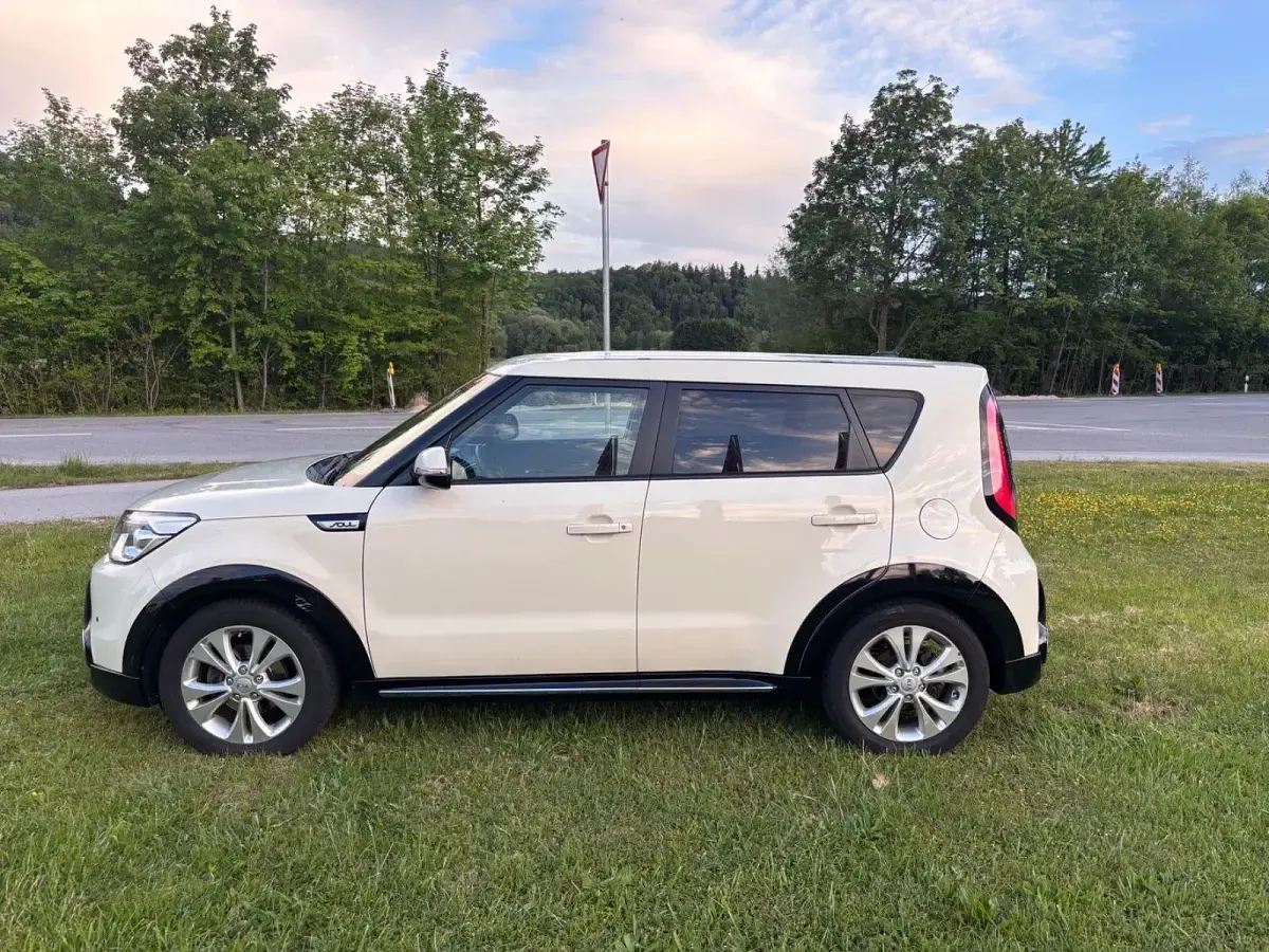Gebraucht Kia Soul DREAM-TEAM Edition 136 PS (100 kW) 2016 Weiß SUV