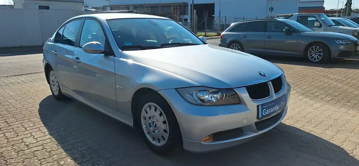 Gebraucht BMW 318 129 PS (94 kW) 2006 Silber Limousine