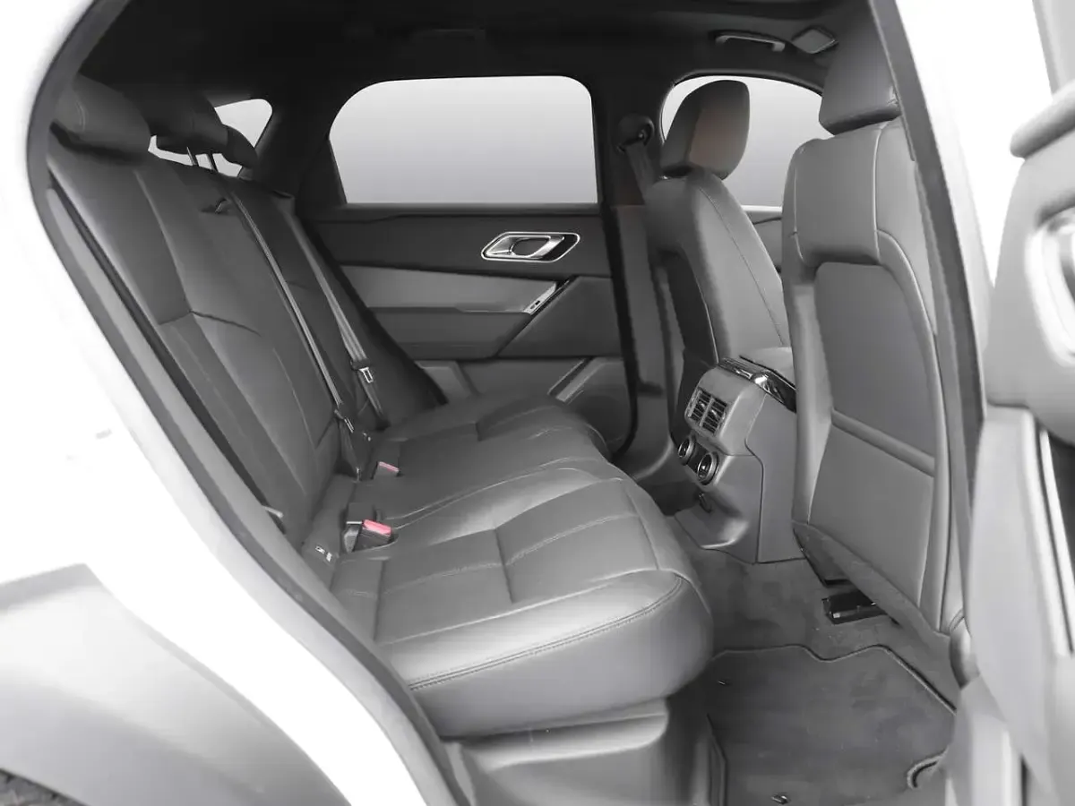 Gebraucht Land Rover Range Rover Velar SE Dynamic 300 PS (220 kW) 2026 Ostuni pearl white SUV
