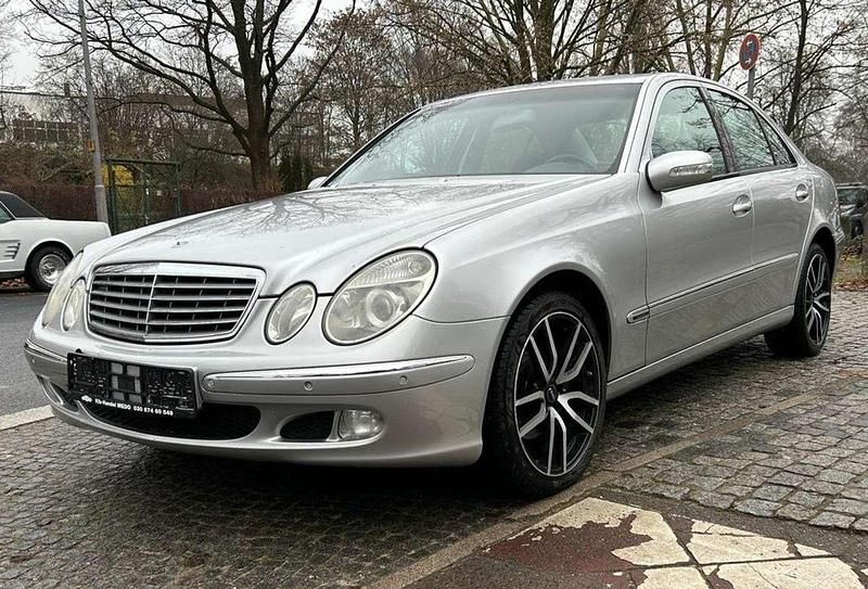 Silber Gebraucht 2003 Mercedes E270 Limousine | 3.999 € (Guter Preis) - Bild 1/4
