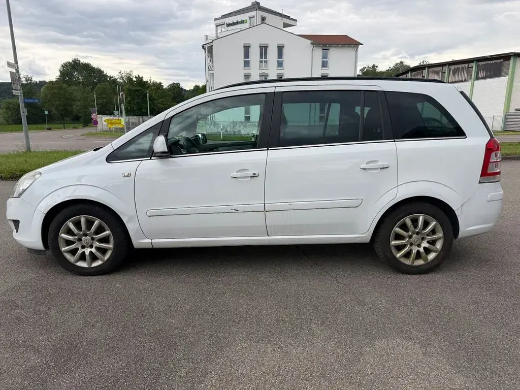 Gebraucht Opel Zafira 110 PS (80 kW) 2010 Weiß Van / Kleinbus