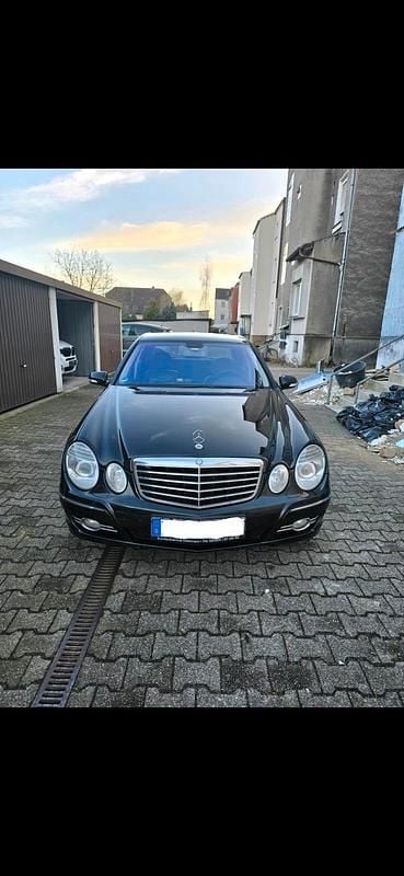 Gebraucht Mercedes E320 224 PS (164 kW) 2006 Schwarz Limousine