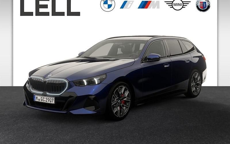 Blau Neu 2025 BMW 540 Comfort Edition Kombi | 81.885 € (Teuer) - Bild 1/4