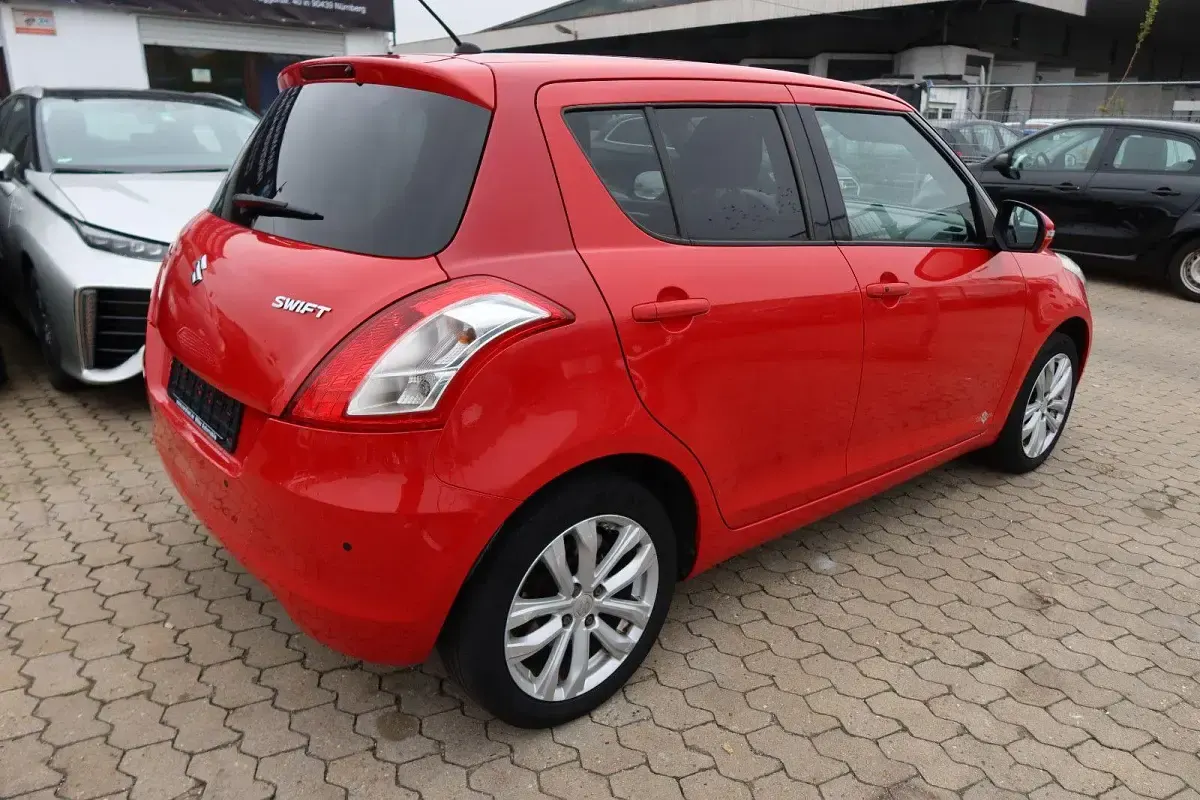 Gebraucht Suzuki Swift Comfort 94 PS (69 kW) 2016 Rot Kleinwagen