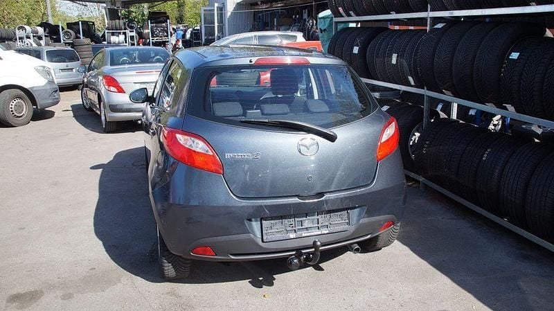 Usata Mazda 2 Independence 75 CV (55 kW) 2009 Grigio Utilitaria