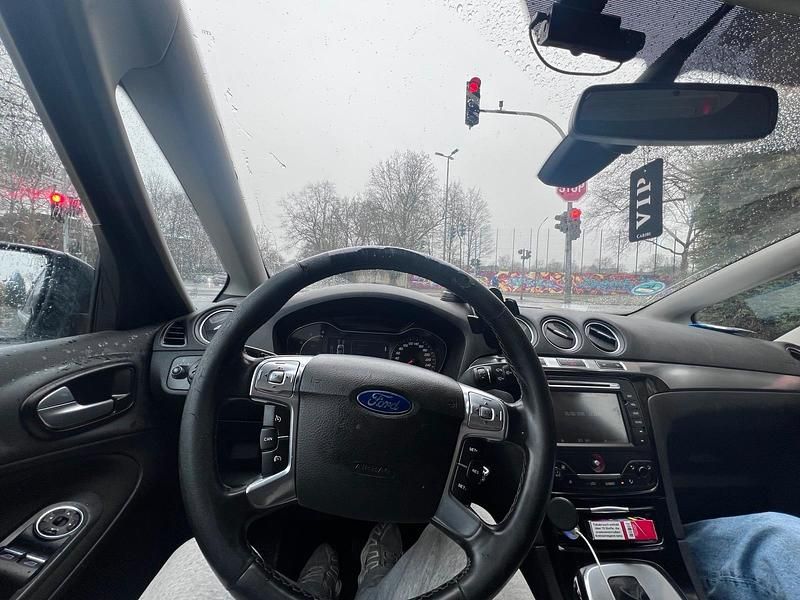 Gebraucht Ford S-MAX S 140 PS (102 kW) 2011 Schwarz Van / Kleinbus