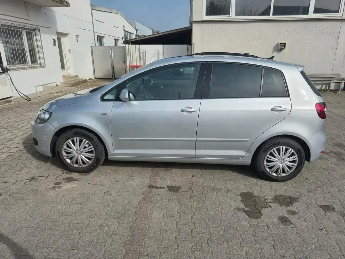 Second-hand VW Golf VII 105 CP (77 kW) 2013 Argintiu Hatchback