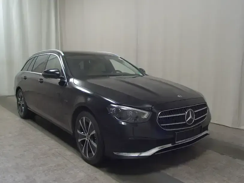 Gebraucht Mercedes E300 Avantgarde 320 PS (235 kW) 2021 Schwarz Limousine