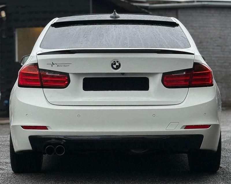 Gebraucht BMW 320 Sport Line 184 PS (135 kW) 2012 Weiß Limousine