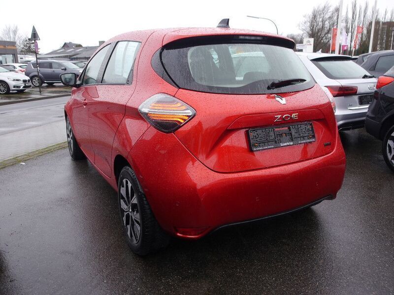 Second-hand Renault Zoe Evolution 50 kW (69 CP) 2022 Roșu Hatchback