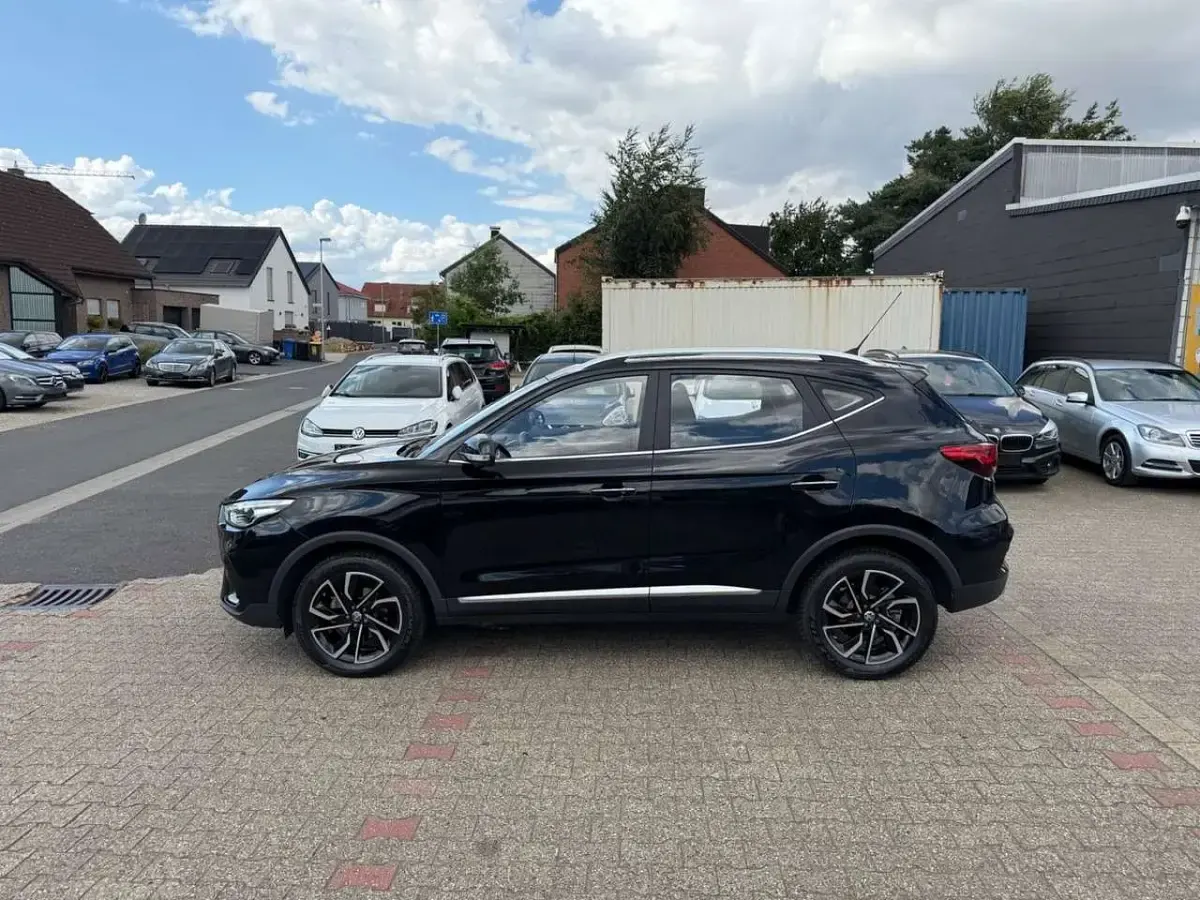 Gebraucht MG ZS Luxury 111 PS (81 kW) 2024 Pebble black (pbc) SUV