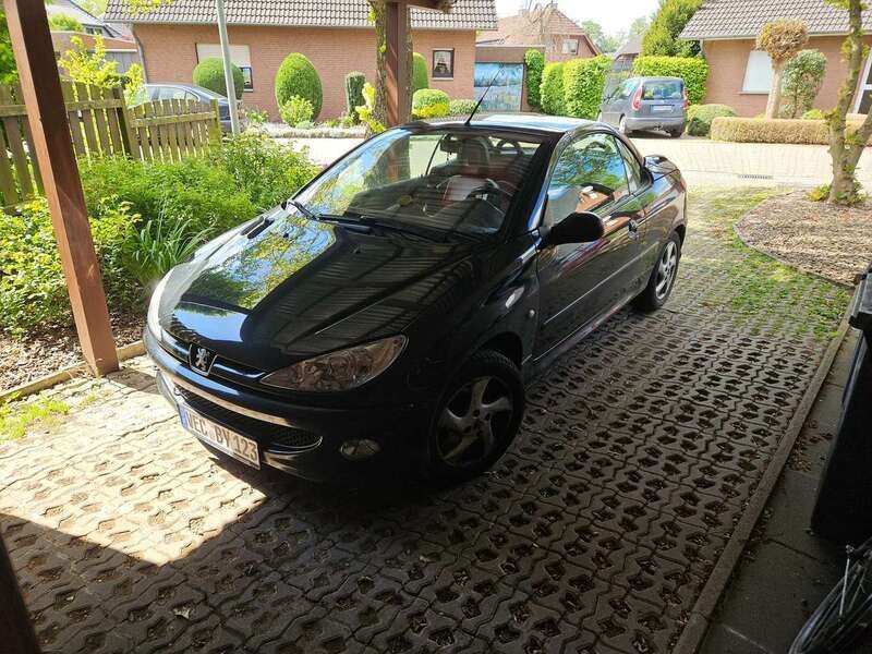 Schwarz Gebraucht 2004 Peugeot 206 CC Filou Cabrio | 1.450 € (Fairer Preis) - Bild 1/4