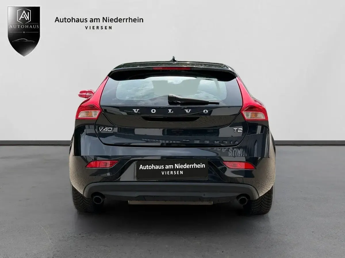 Gebraucht Volvo V40 120 PS (88 kW) 2014 Schwarz Limousine