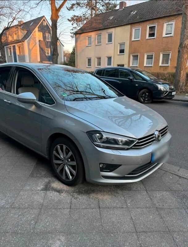 Silber Gebraucht 2015 VW Golf Sportsvan Van / Kleinbus | 13.100 € (Fairer Preis) - Bild 1/4