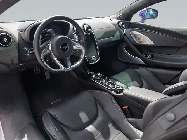 Gebraucht McLaren GT 620 PS (456 kW) 2024 Violett Coupé