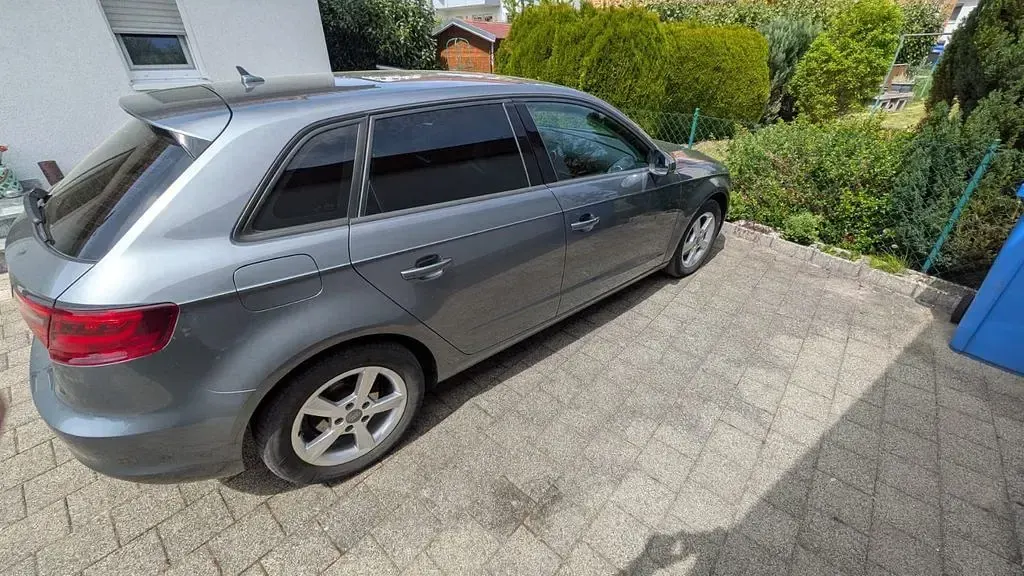 Gebraucht Audi A3 110 PS (80 kW) 2016 Grau Limousine