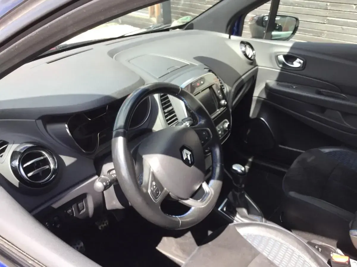 Gebraucht Renault Captur Version S 131 PS (96 kW) 2019 Blau metallic SUV