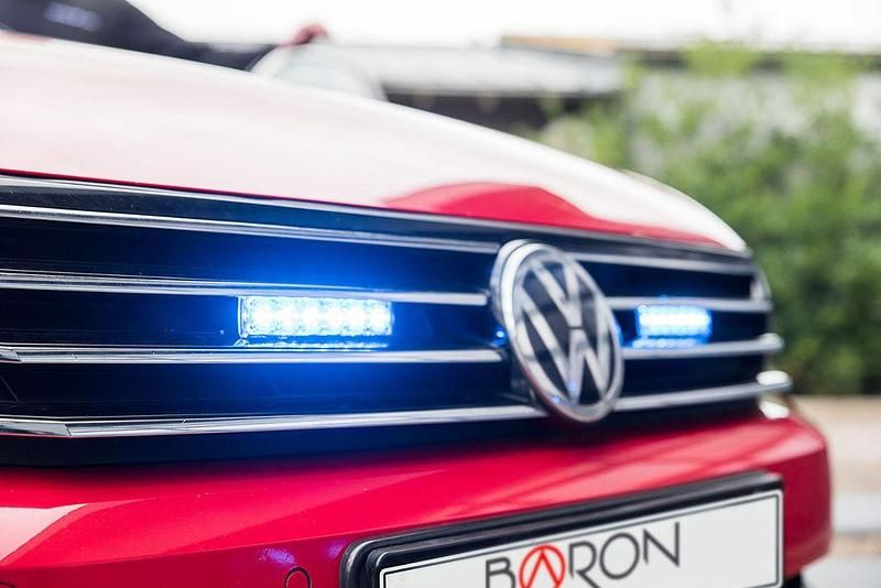 Gebraucht VW Passat 120 PS (88 kW) 2018 Tornadorot Kombi