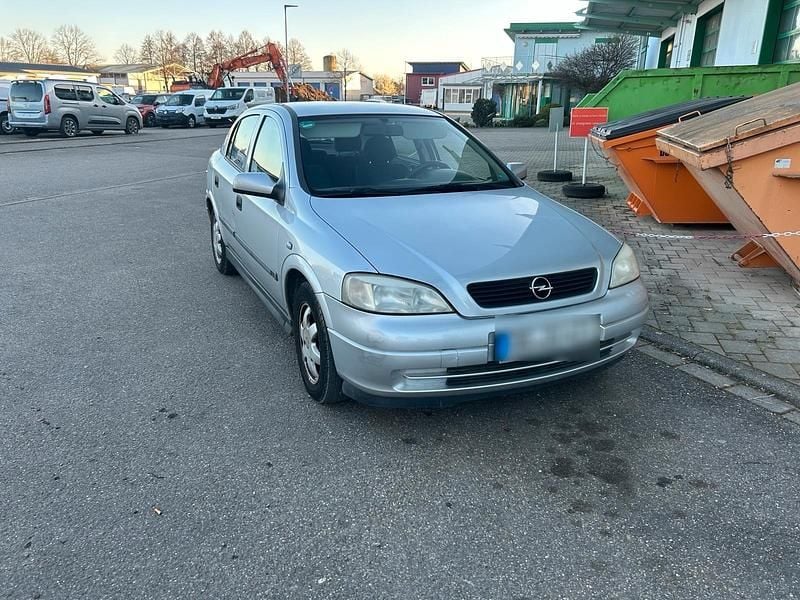 Gebraucht Opel Astra 101 PS (74 kW) 2002 Silber Limousine