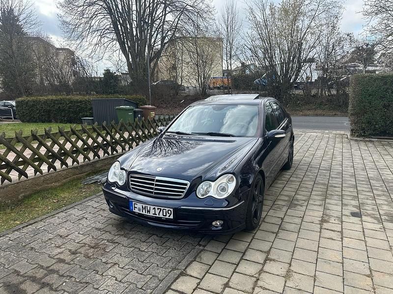 Gebraucht Mercedes C320 Avantgarde 224 PS (164 kW) 2006 Blau Limousine