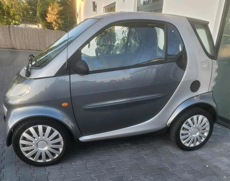 Grau Gebraucht 2001 Smart ForTwo Coupé Kleinwagen | 750 € (Superpreis) - Bild 1/4