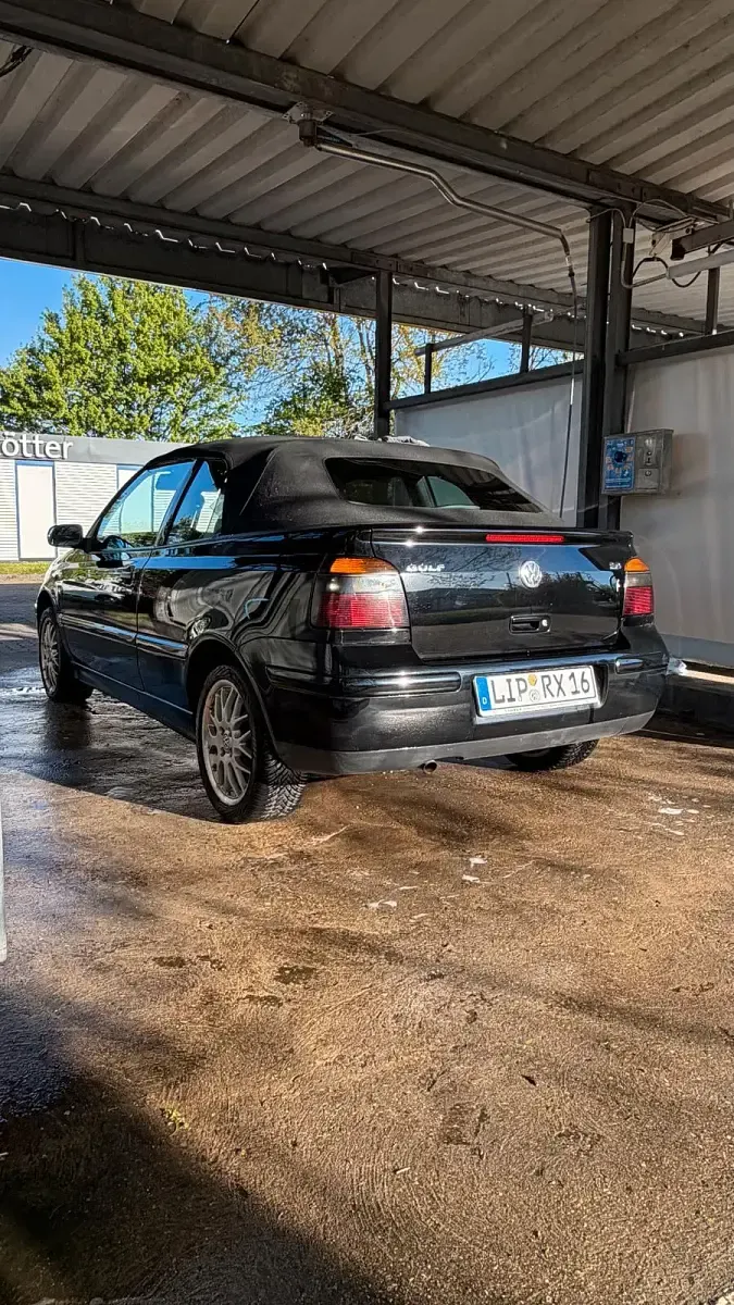 Gebraucht VW Golf 115 PS (84 kW) 2002 Schwarz Cabrio