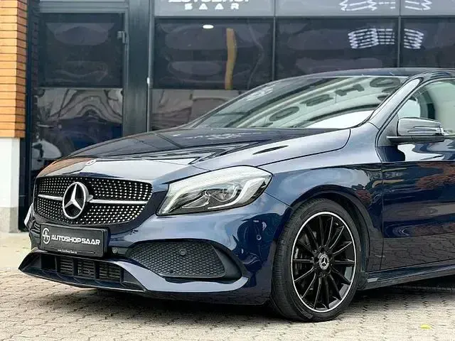 Gebraucht Mercedes A200 AMG 136 PS (100 kW) 2018 Blau Limousine