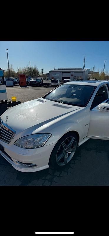 Weiß Gebraucht 2012 Mercedes S500 Limousine | 26.500 € (Etwas zu teuer) - Bild 1/4