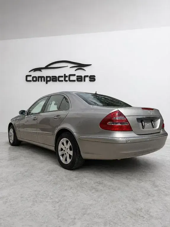 Gebraucht Mercedes E220 150 PS (110 kW) 2004 Silber Limousine