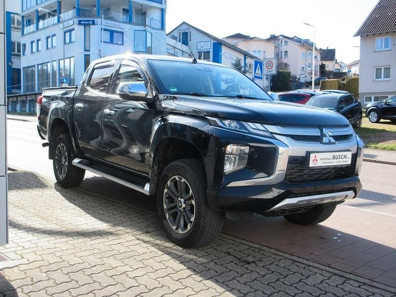Gebraucht Mitsubishi L200 Select 150 PS (110 kW) 2022 Schwarz Abholung