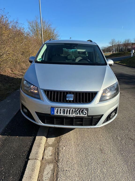 Silber Gebraucht 2013 Seat Alhambra Ecomotive Van / Kleinbus | 11.300 € (Fairer Preis) - Bild 1/4
