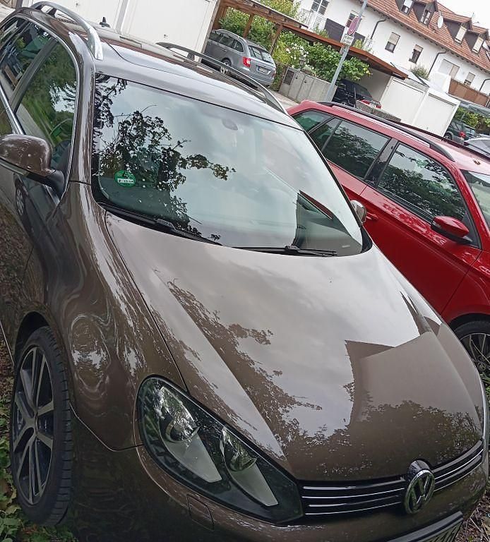 Braun Gebraucht 2012 VW Golf VII Exclusive Kombi | 4.900 € (Guter Preis) - Bild 1/4