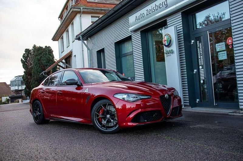 Rot Gebraucht 2023 Alfa Romeo Giulia Quadrifoglio Limousine | 74.900 € (Fairer Preis) - Bild 1/1