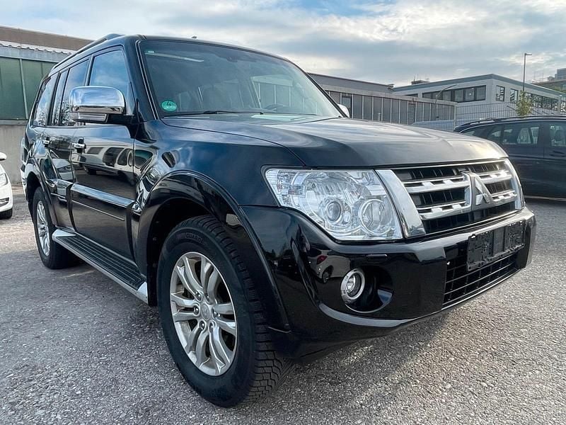 Schwarz Gebraucht 2014 Mitsubishi Pajero Edition SUV | 19.990 € (Guter Preis) - Bild 1/4