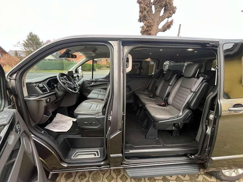Gebraucht Ford Tourneo Custom Titanium 131 PS (96 kW) 2020 Grau Van