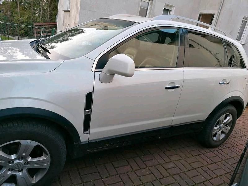 Second-hand Opel Antara 163 CP (119 kW) 2012 Alb SUV