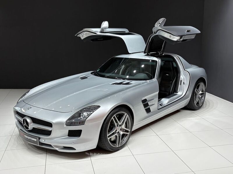 Silber Gebraucht 2012 Mercedes SLS AMG AMG Coupé | 229.000 € - Bild 1/4