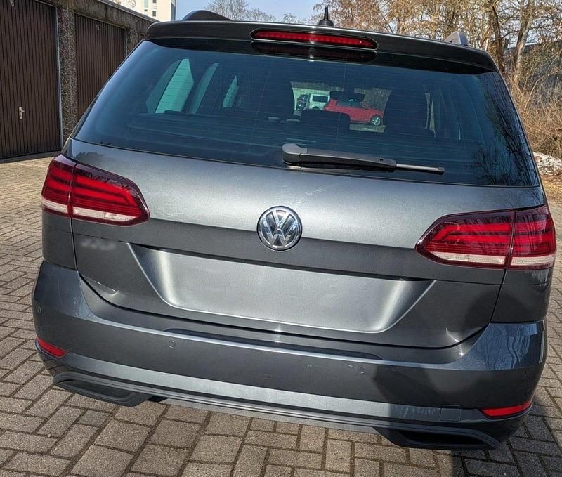 Gebraucht VW Golf VII 118 PS (86 kW) 2018 Grau Kombi