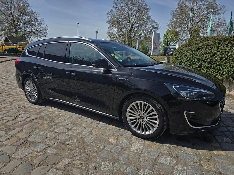 Używany Ford Focus Vignale 120 KM (88 kW) 2021 Czarny Sedan/Limuzyna