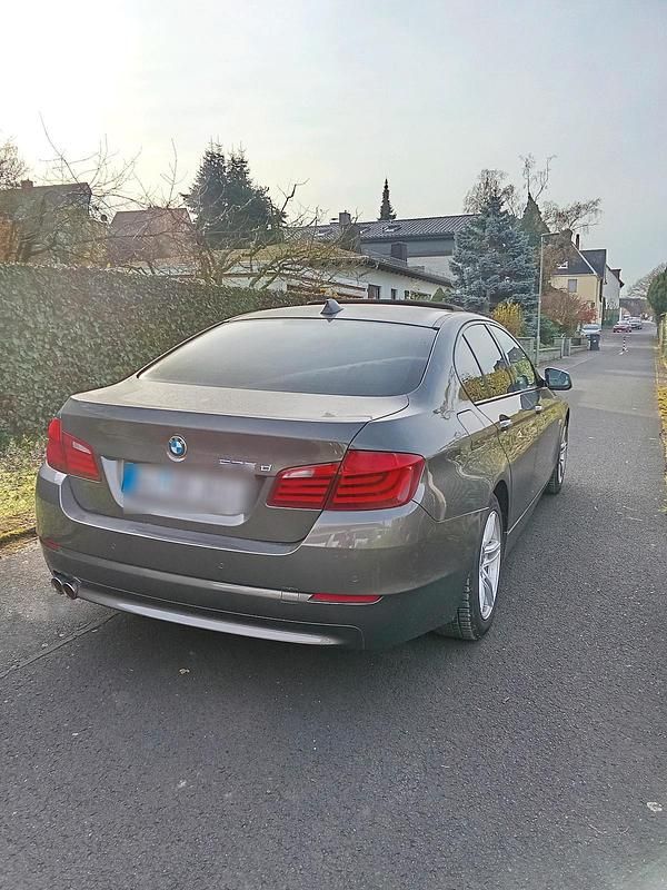 Andere farben Gebraucht 2011 BMW 525 Limousine | 5.999 € (Superpreis) - Bild 1/4