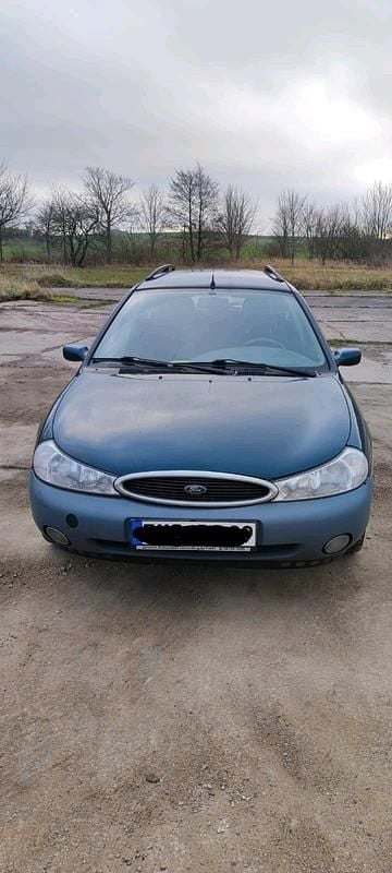 Blau Gebraucht 1996 Ford Mondeo Kombi | 600 € - Bild 1/4