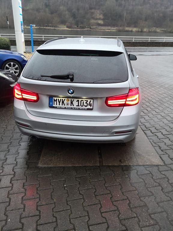 Gebraucht BMW 318 Sport Line 150 PS (110 kW) 2016 Silber Kombi