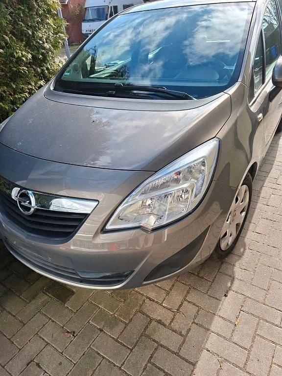 Gebraucht Opel Meriva Edition 101 PS (74 kW) 2012 Braun Van / Kleinbus