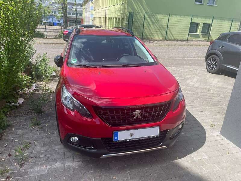 Rot Gebraucht 2018 Peugeot 2008 SUV | 13.000 € (Fairer Preis) - Bild 1/4