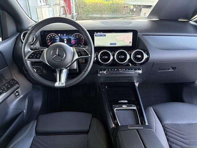 lack spektralblau Gebraucht 2024 Mercedes B200 Progressive Van / Kleinbus | 29.950 € (Guter Preis) - Bild 1/4