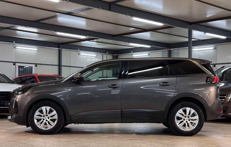 Gebraucht Peugeot 5008 Active 131 PS (96 kW) 2022 Grau SUV