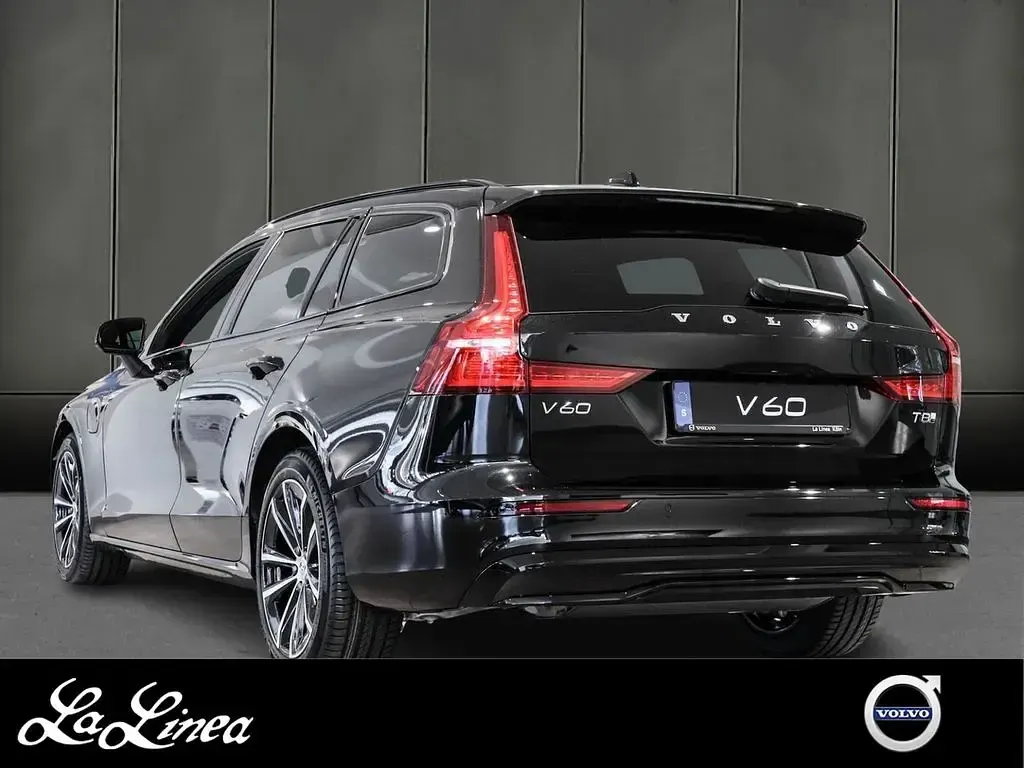 Neu Volvo V60 Plus 455 PS (334 kW) 2026 Schwarz Kombi
