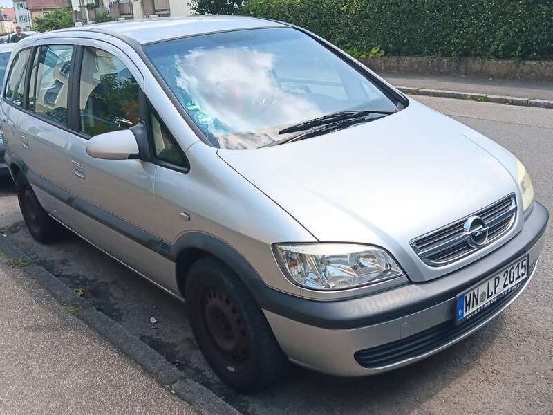 Silber Gebraucht 2004 Opel Zafira Elegance Van / Kleinbus | 1.350 € (Guter Preis) - Bild 1/4